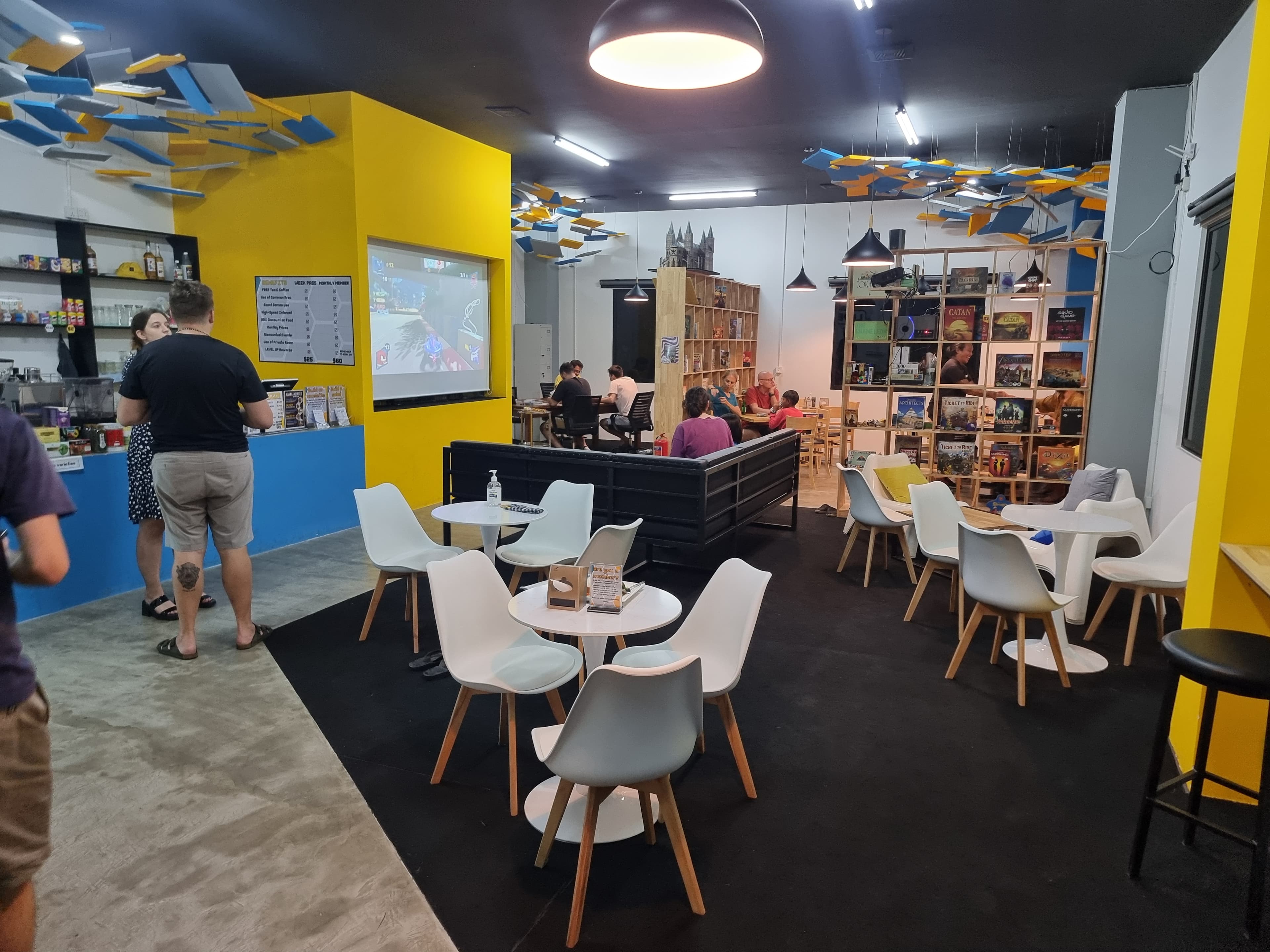 Level up: Social Hub